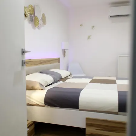 Guest house Civico Sedici & *
